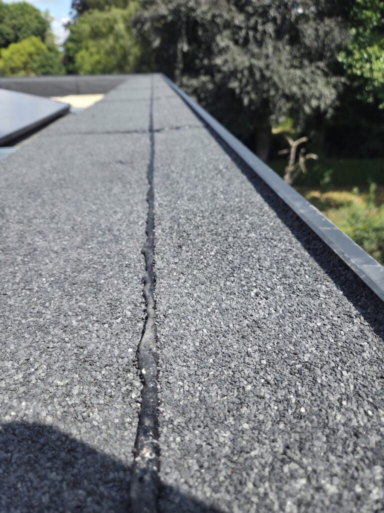 Plat dak met kwalitatieve afwerking