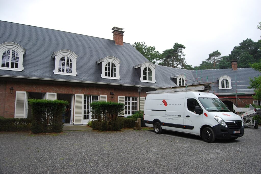 Een Hellend dak geïnstalleerd door Aldak